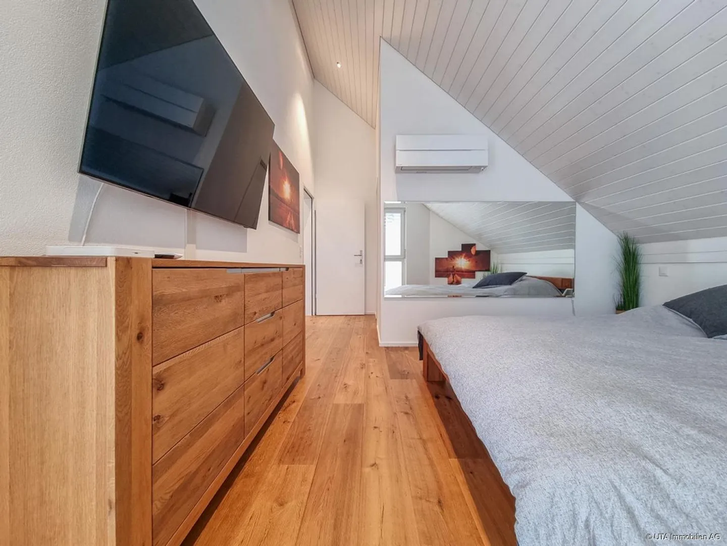 Aussergewöhnliche Maisonettewohnung mit Komfort auf allen Ebenen - Foto 12 von 15