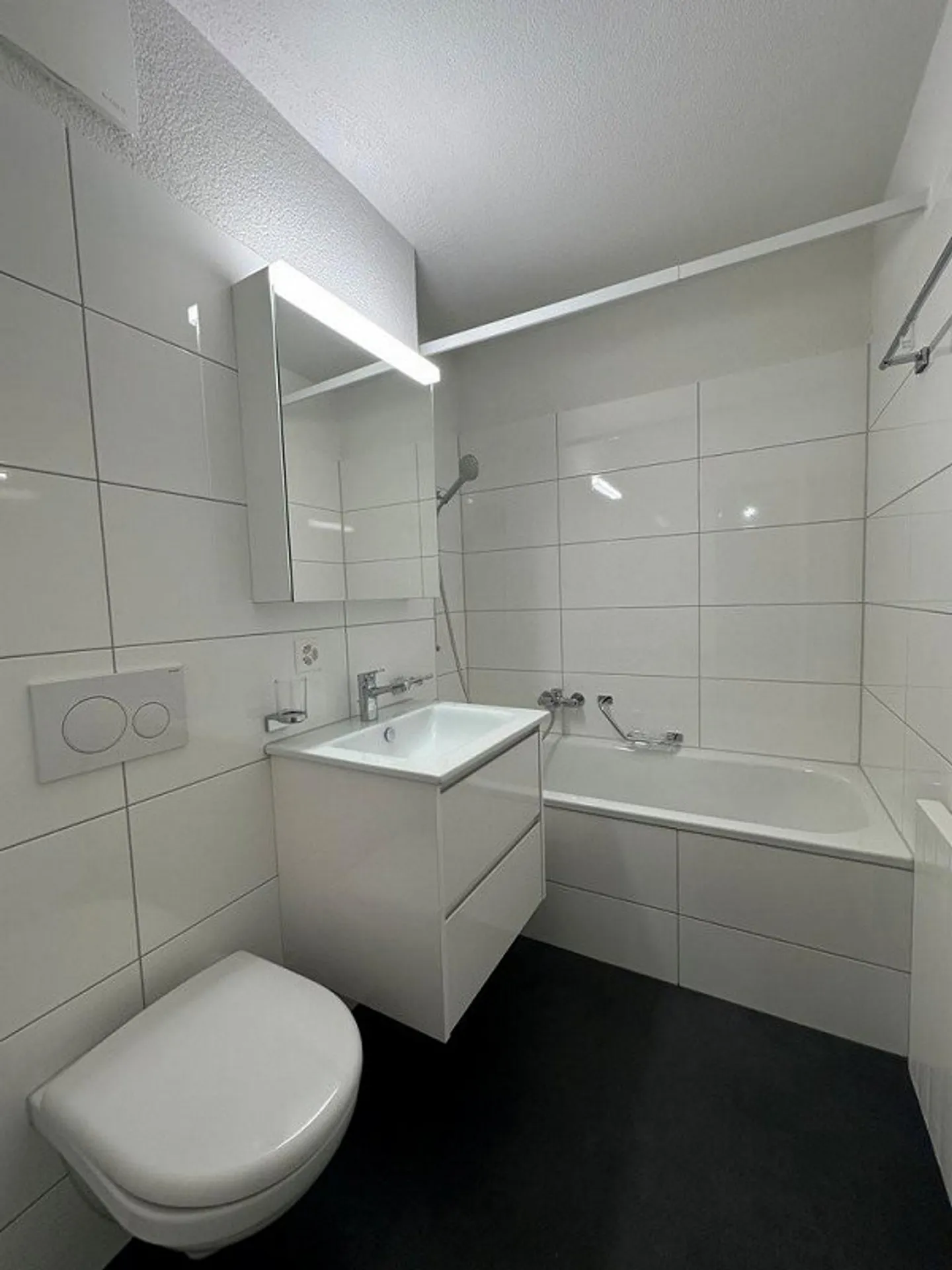 Living on the top floor with a magnificent view - Photo 4 of 5