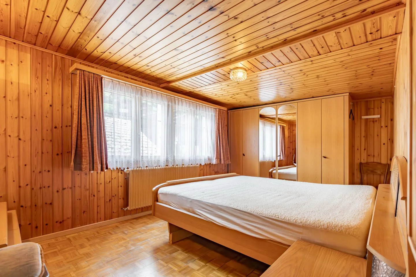 Appartement authentique de 4,5 pièces dans le centre historique du village de Fiesch - Photo 6 sur 12