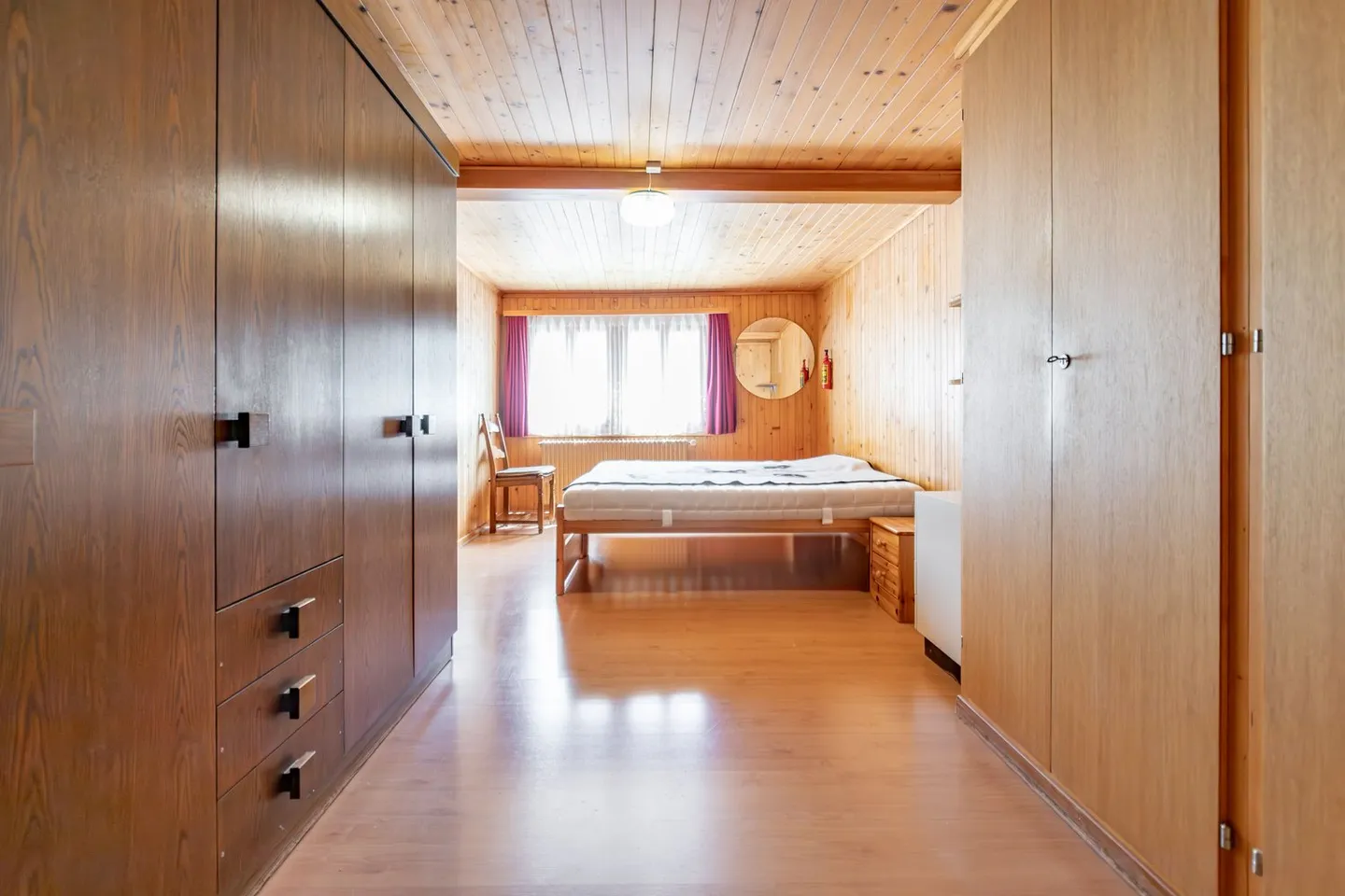 Appartement authentique de 4,5 pièces dans le centre historique du village de Fiesch - Photo 7 sur 12