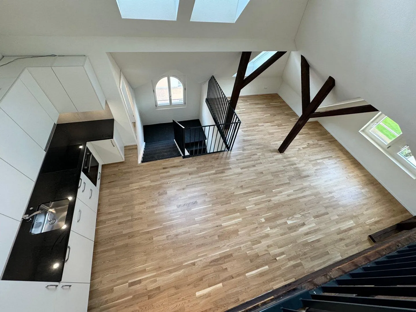 Modern apartment in a central location for rent - Photo 2 of 9