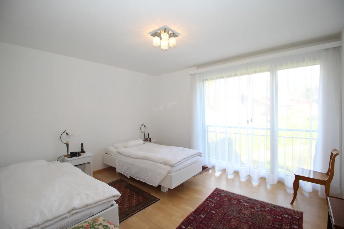 Spacious Apartment with Terrace - Photo 9 of 13