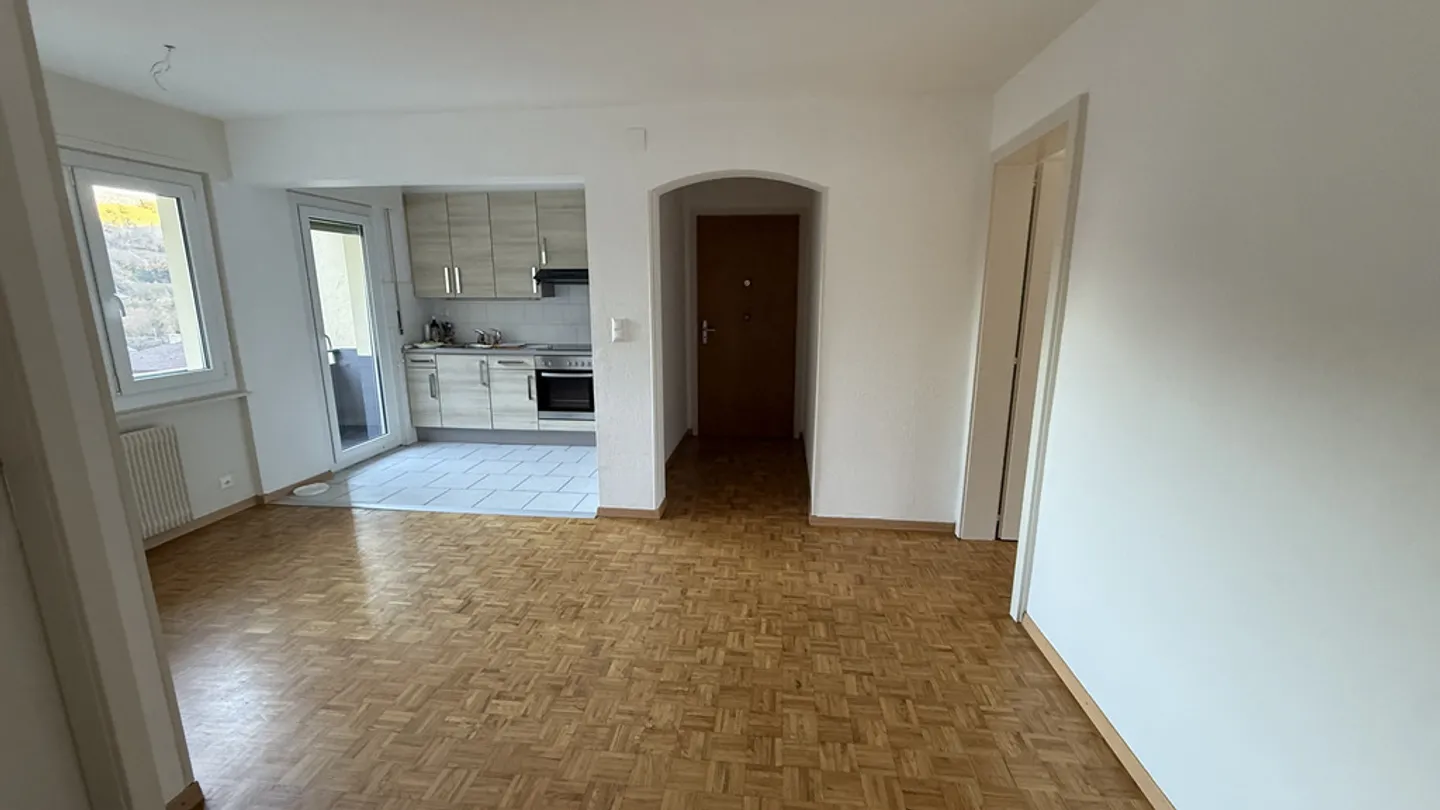 For rent 4.5 rooms on the 5th floor - Photo 1 of 8