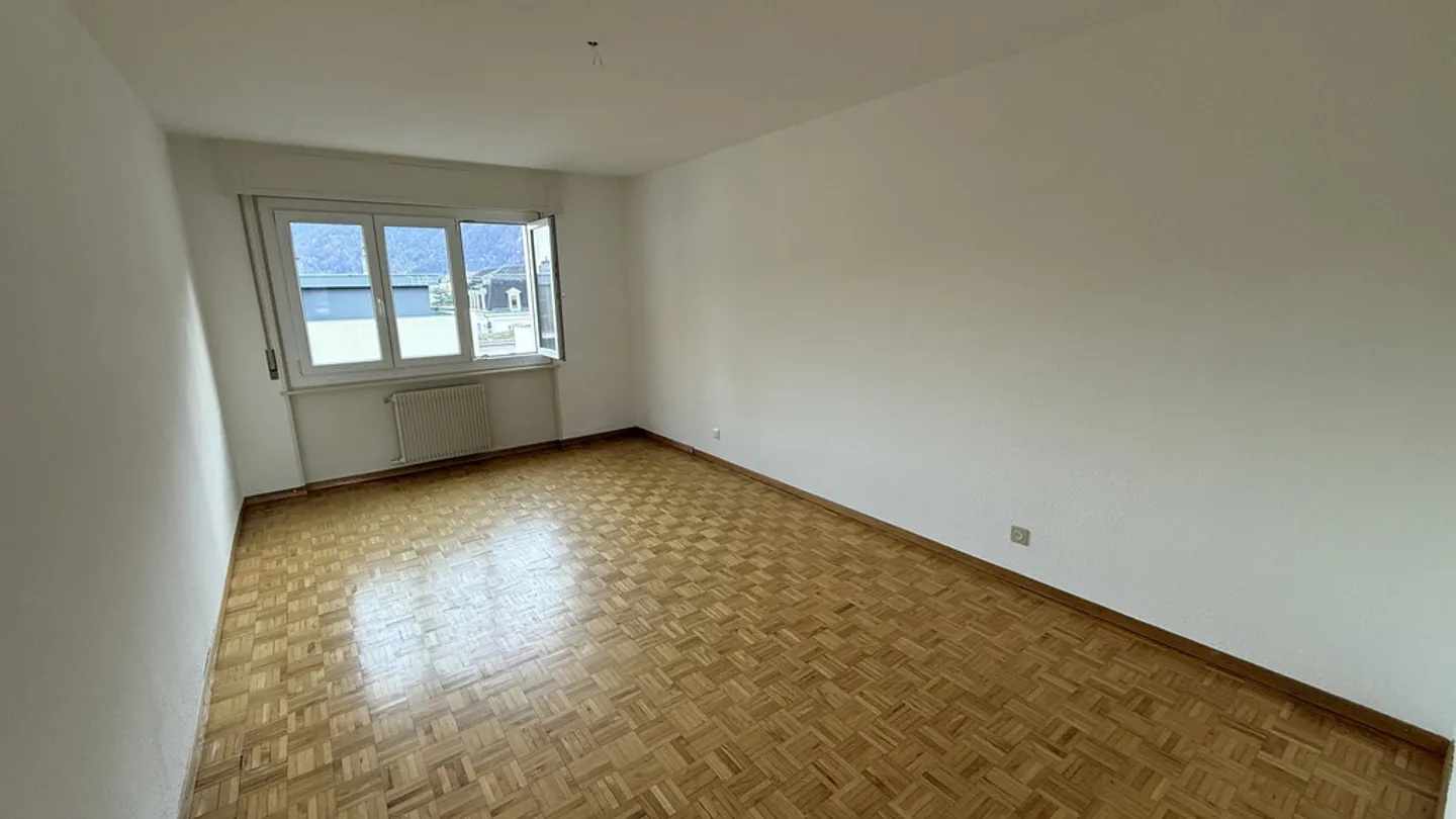 For rent 4.5 rooms on the 5th floor - Photo 5 of 8