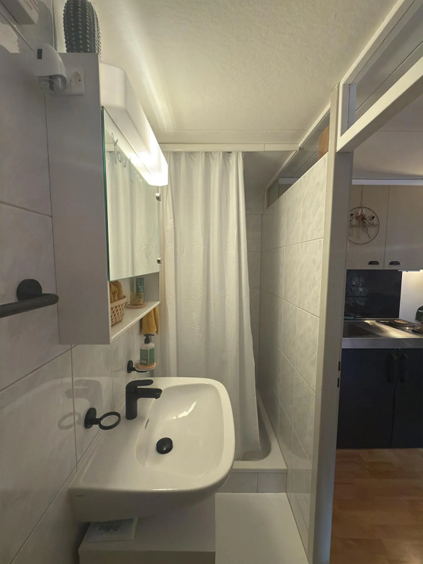 Sous-locataire pour un appartement 2 pièces confortable et situé au calme dans le centre - Photo 4 sur 8