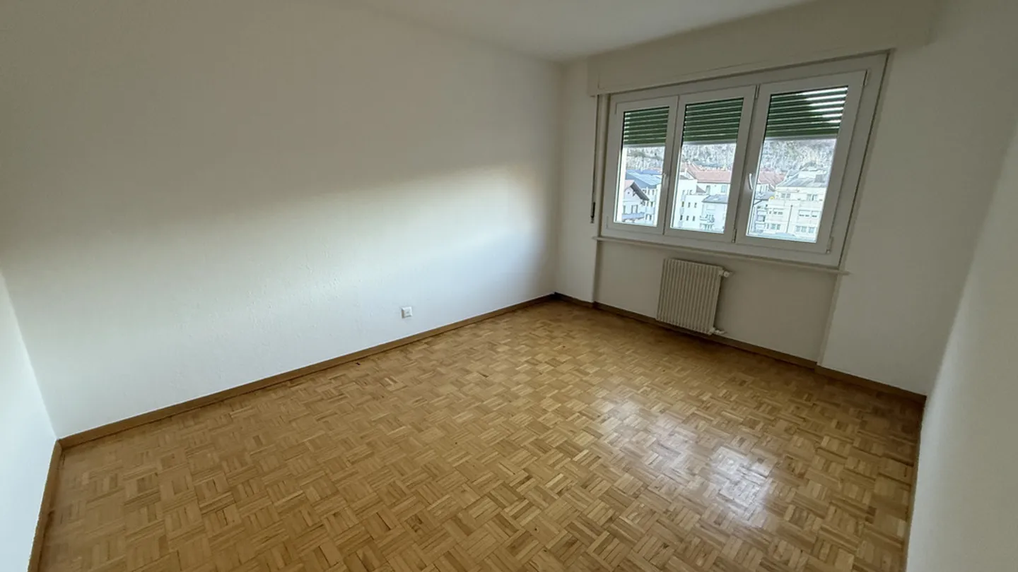 For rent 4.5 rooms on the 5th floor - Photo 6 of 8