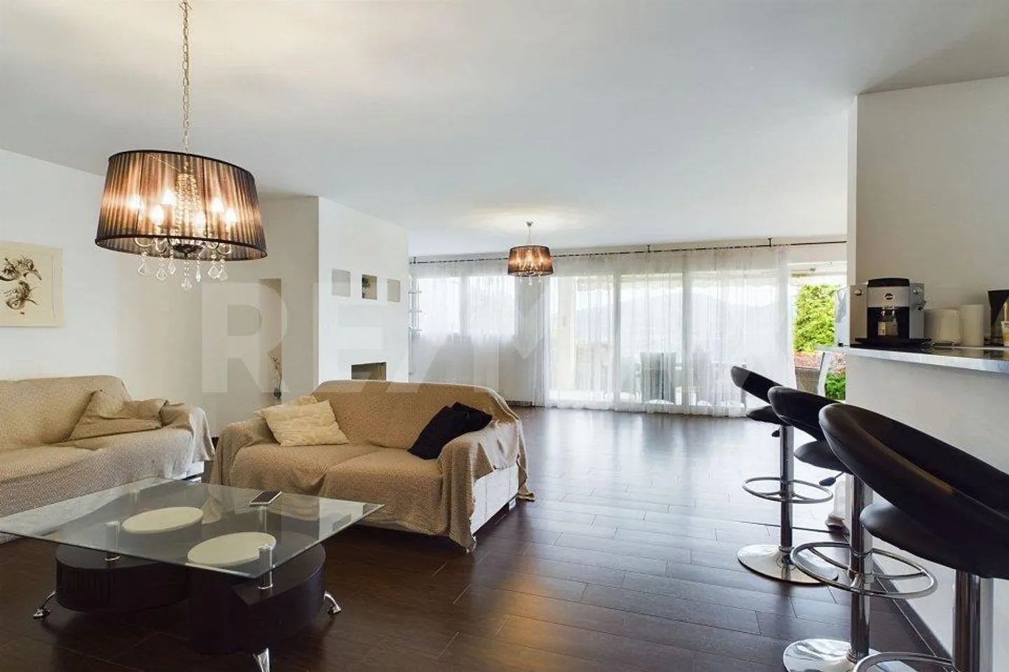 4½ Room Apartment with Dream View and Private Garden - Photo 5 of 13