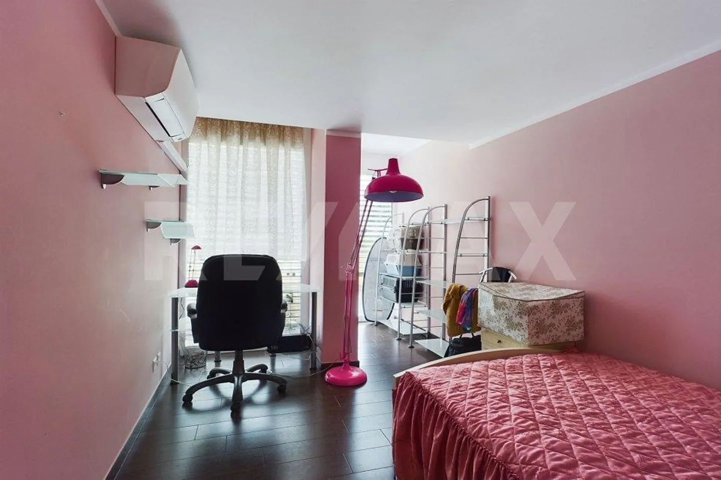 4½ Room Apartment with Dream View and Private Garden - Photo 12 of 13