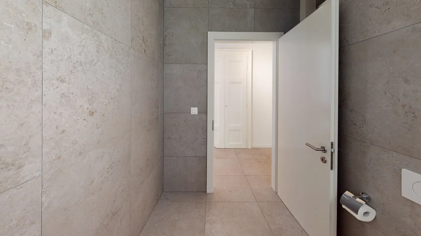 Spacious & Modern 1-Bed Apartment, 2 Bathrooms & Parking - Photo 12 of 12