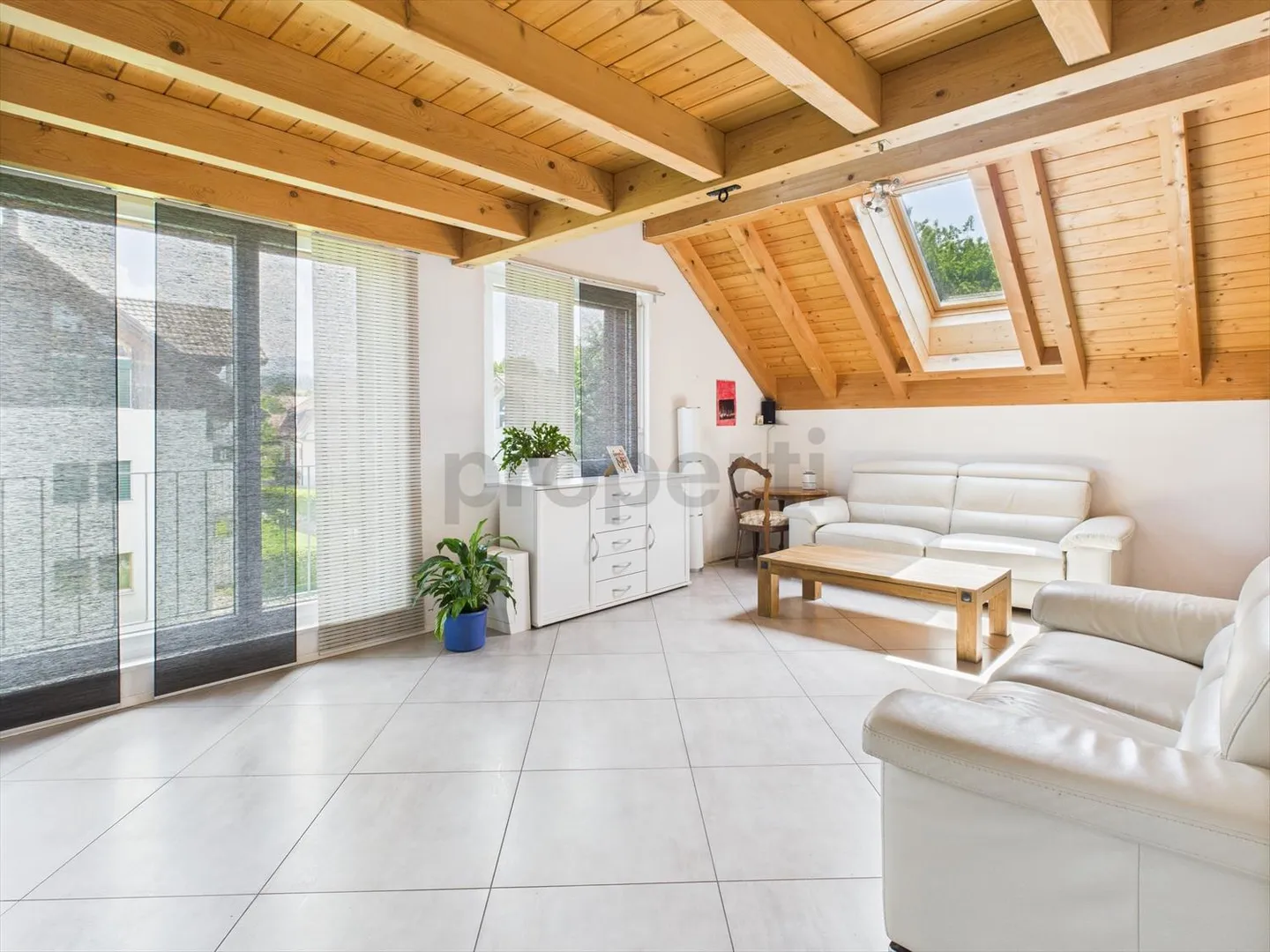Appartamento attico unico con 4,5 stanze e galleria a Schwarzenburg... - Foto 1 di 12