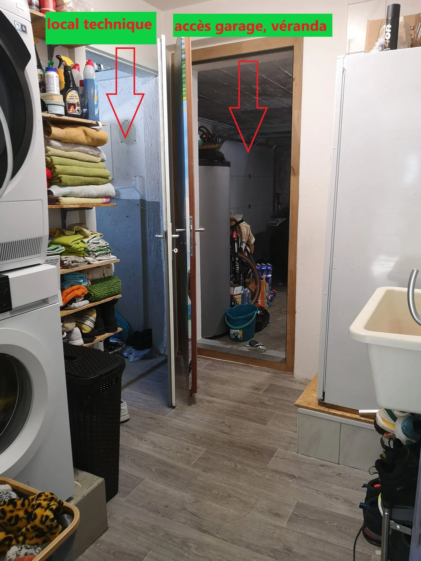 Casa con spa, sauna, piscina, stazione di ricarica per auto elettriche, 36 pannelli fotovoltaici - Foto 18 di 31