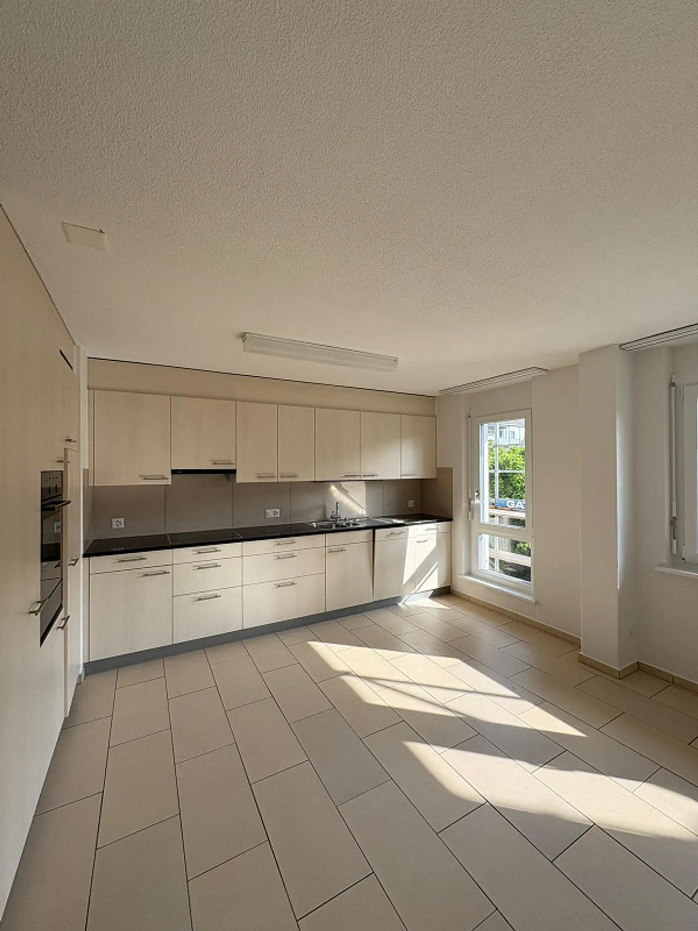 Spacious 4.5-room apartment - Photo 1 of 9