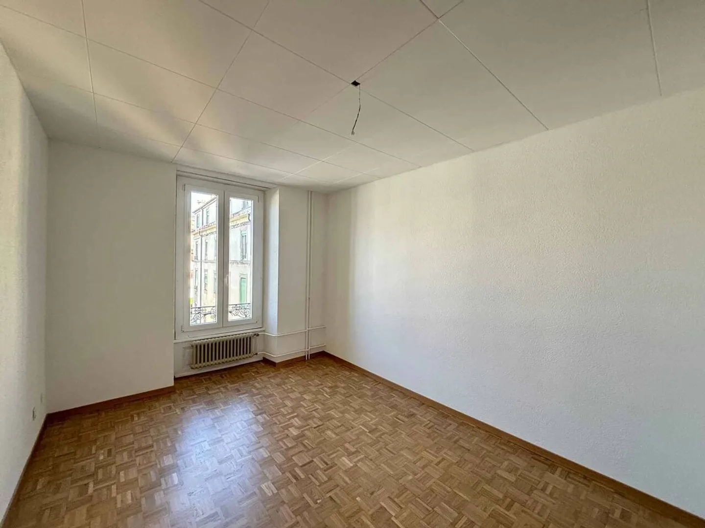 Large 3-room apartment in the center of Lausanne - Photo 4 of 8