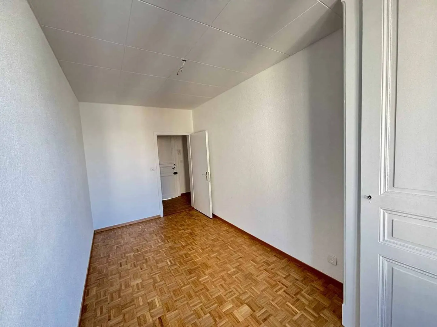 Large 3-room apartment in the center of Lausanne - Photo 6 of 8