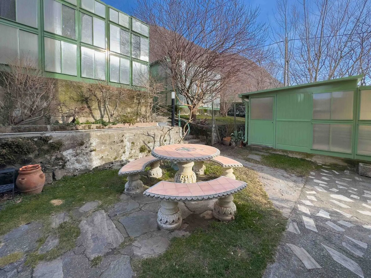 Charmante Villa mit Garten - Foto 5 von 9