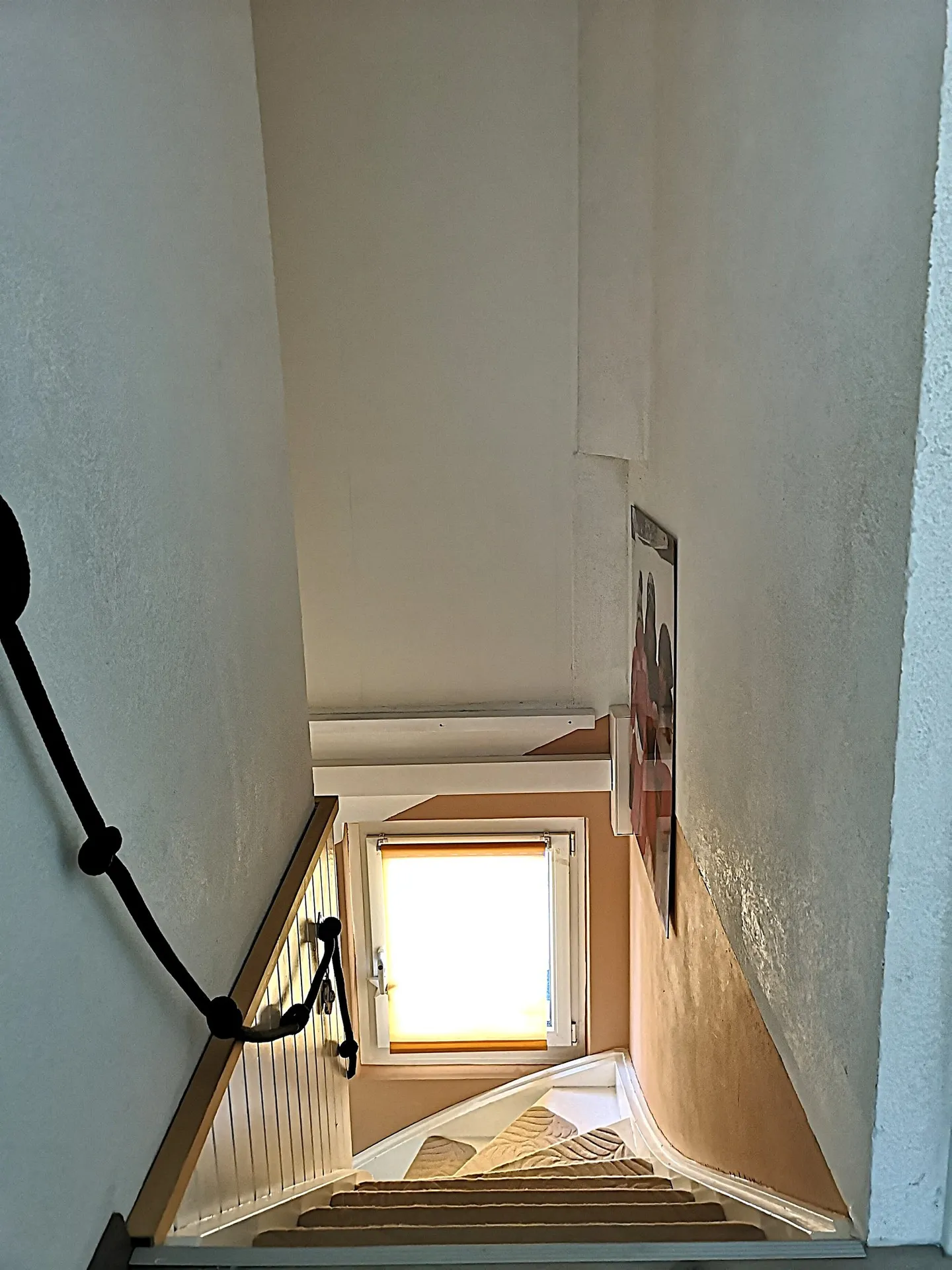 Casa con spa, sauna, piscina, stazione di ricarica per auto elettriche, 36 pannelli fotovoltaici - Foto 23 di 31