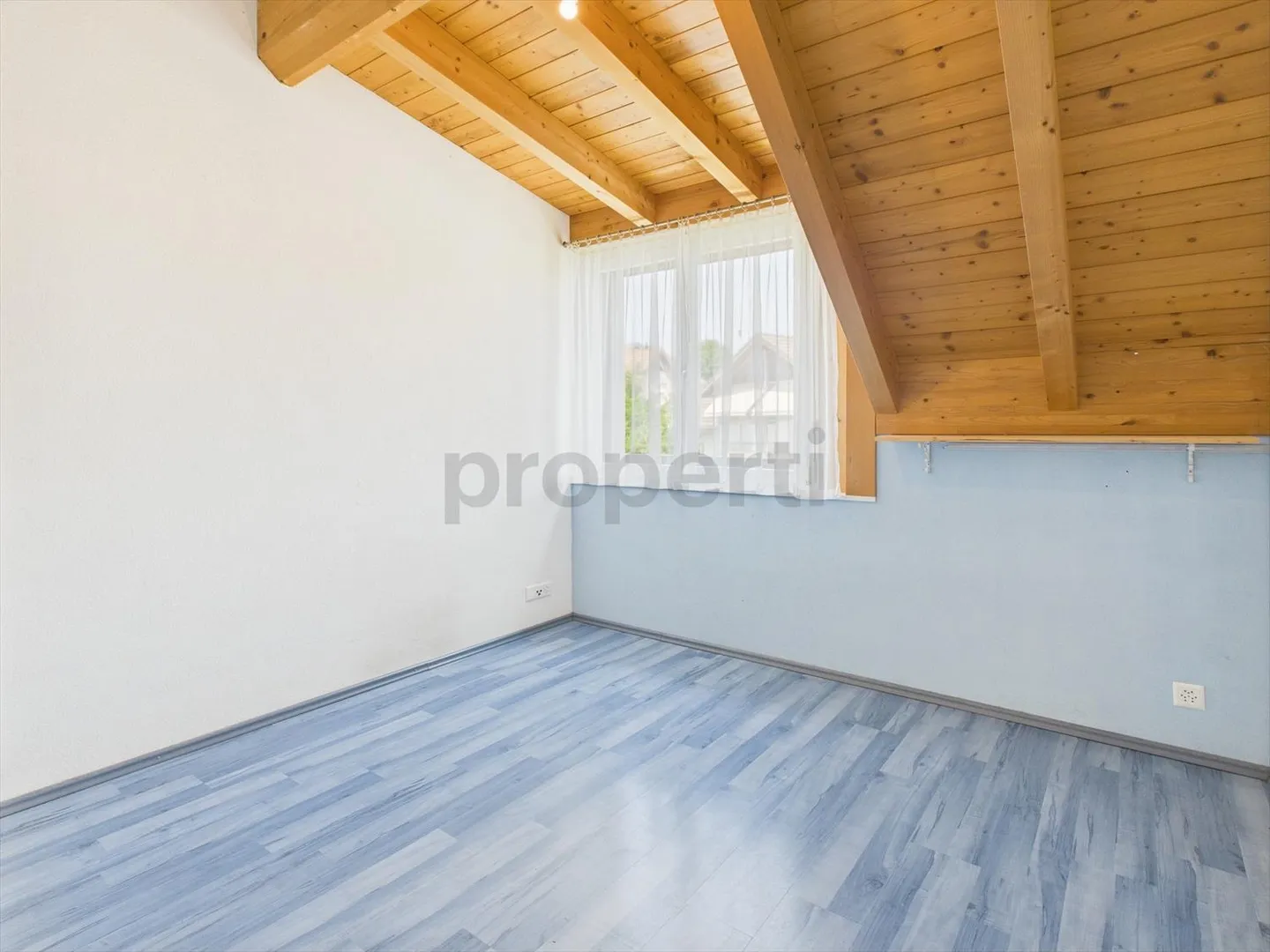 Appartamento attico unico con 4,5 stanze e galleria a Schwarzenburg... - Foto 8 di 12