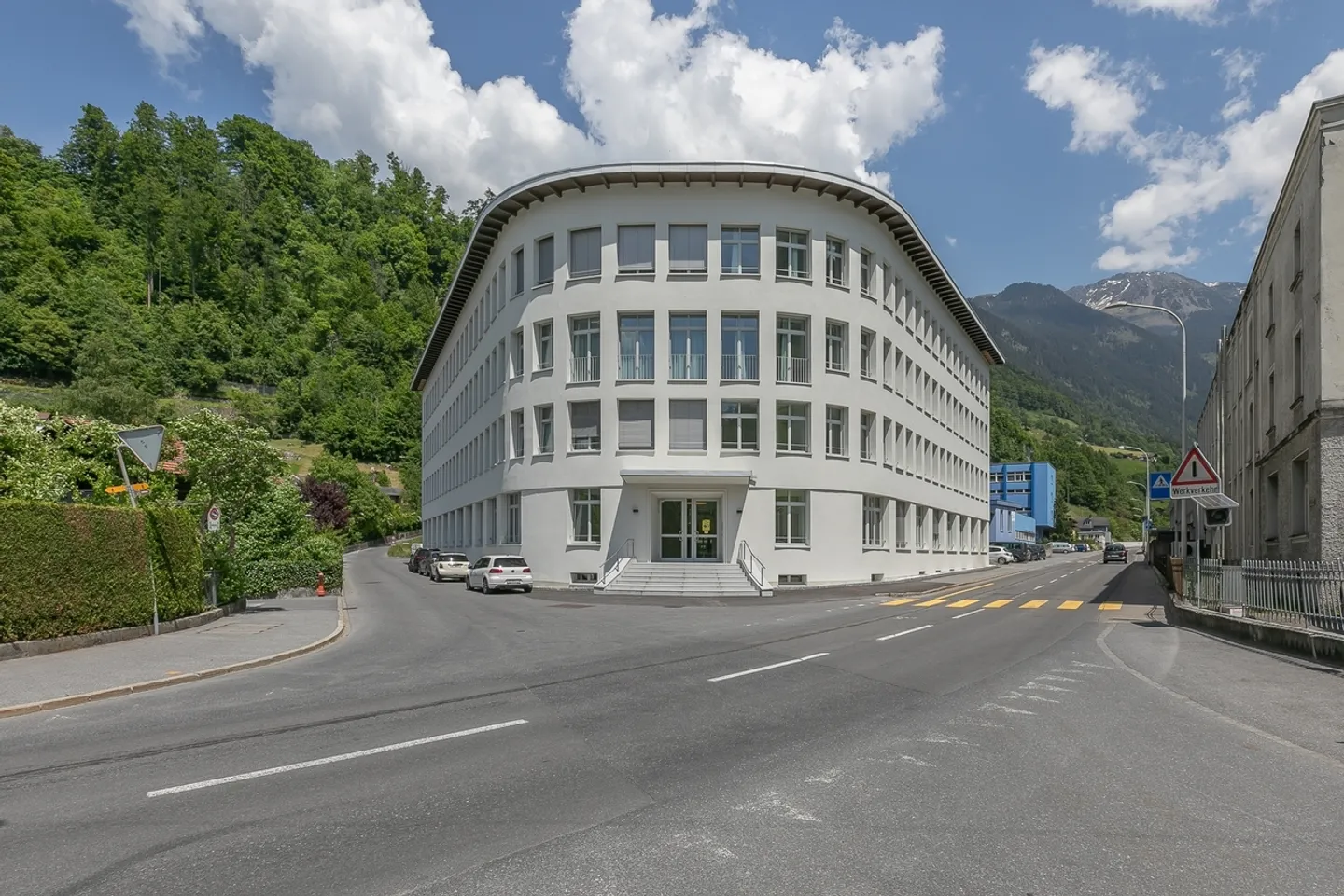 Dreamlike 4.5-Room Apartment in Glarus South - Photo 10 of 11
