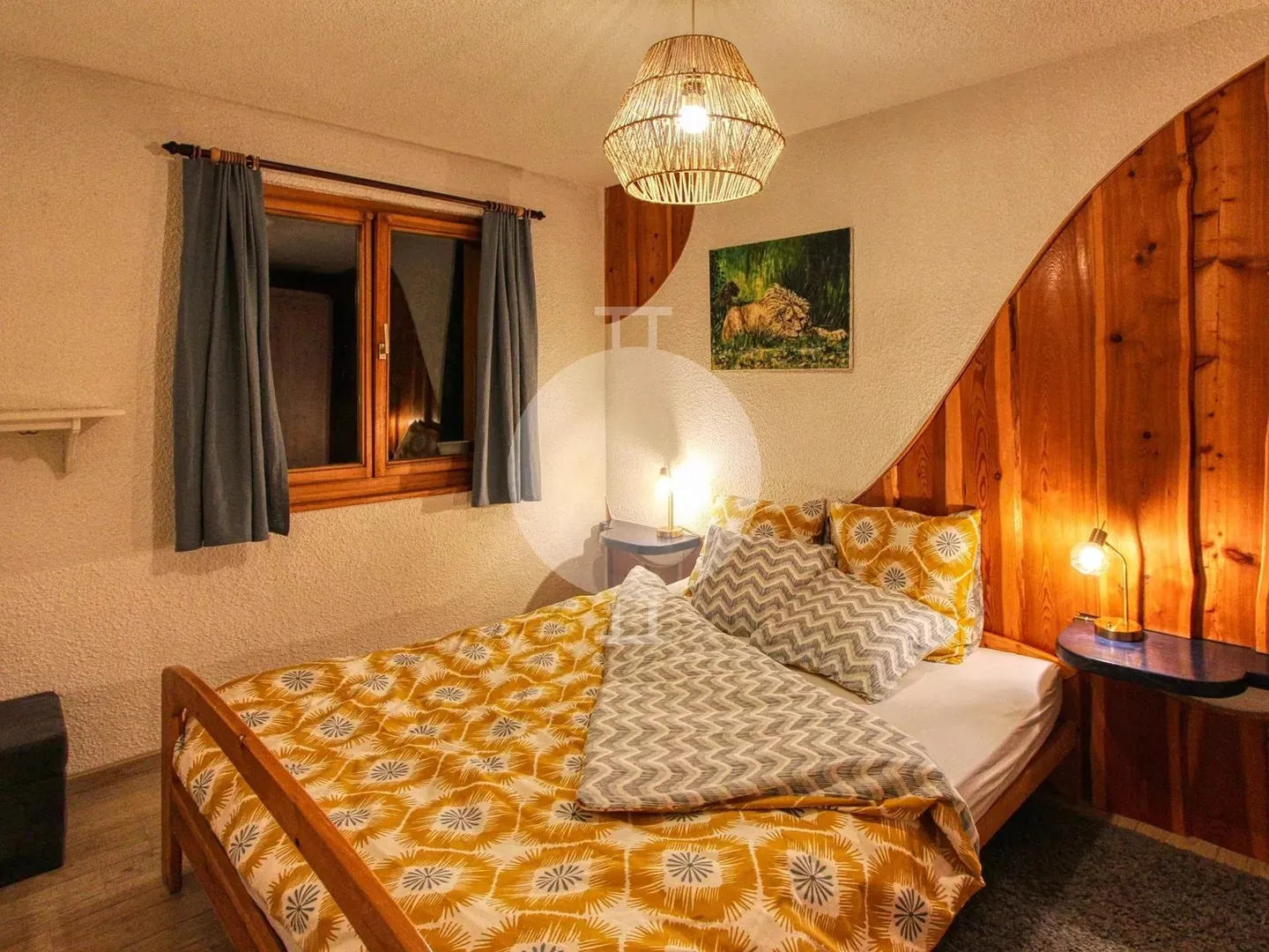 FOR ANNUAL RENT IN VEYSONNAZ: Charming 2-room apartment with small terrace/garden and magnificent view - Photo 3 of 7