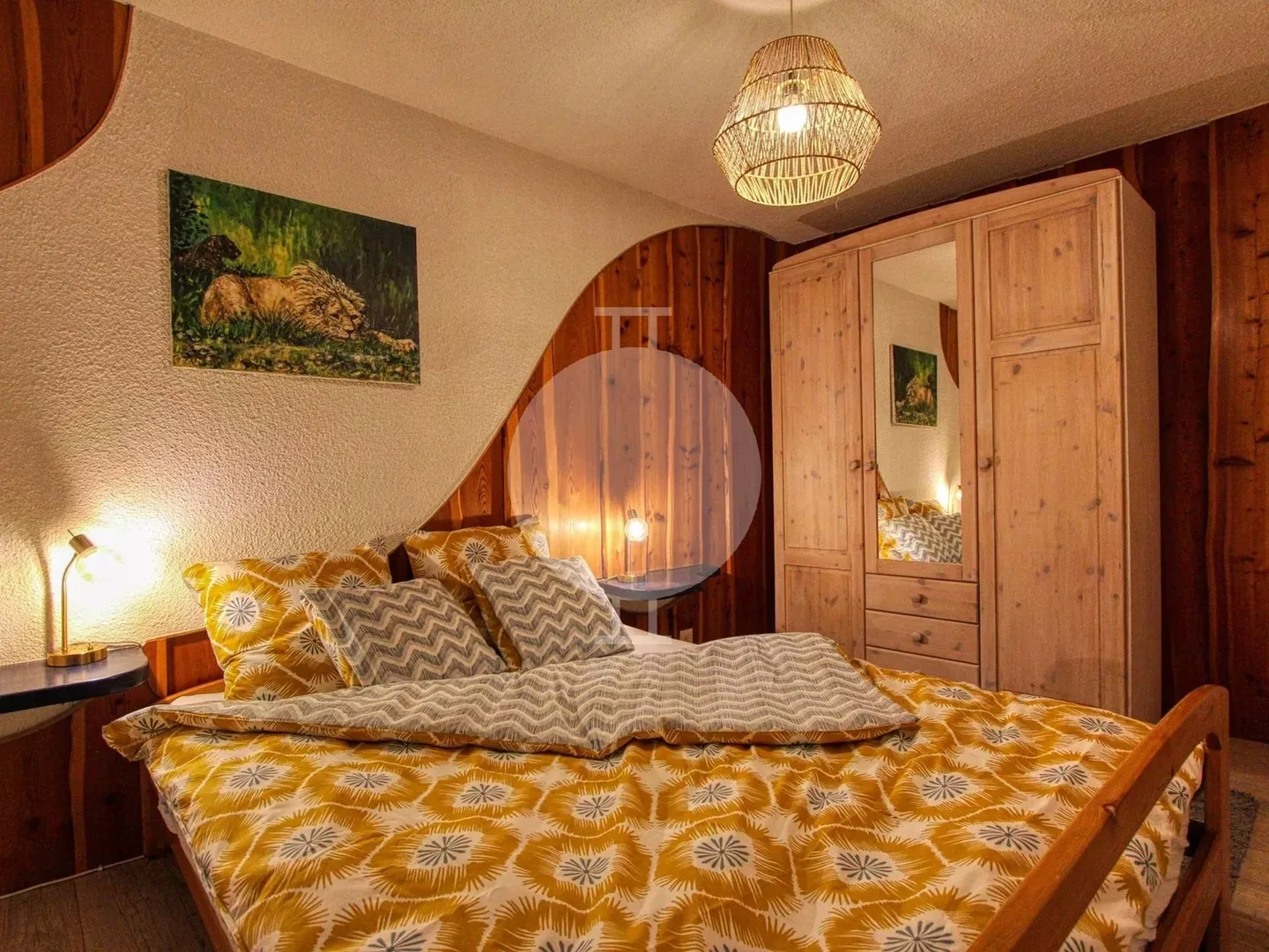 FOR ANNUAL RENT IN VEYSONNAZ: Charming 2-room apartment with small terrace/garden and magnificent view - Photo 4 of 7