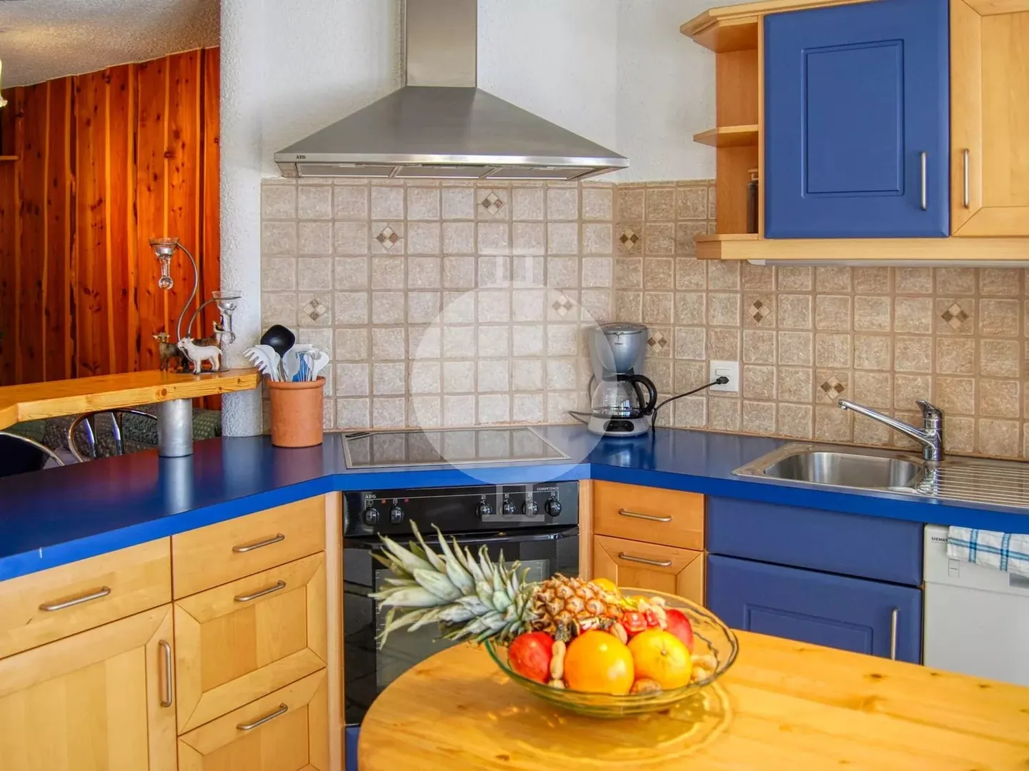 FOR ANNUAL RENT IN VEYSONNAZ: Charming 2-room apartment with small terrace/garden and magnificent view - Photo 5 of 7