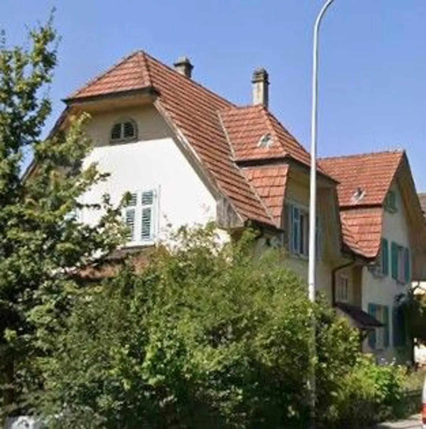 Two Houses with Workshop - Photo 2 of 13