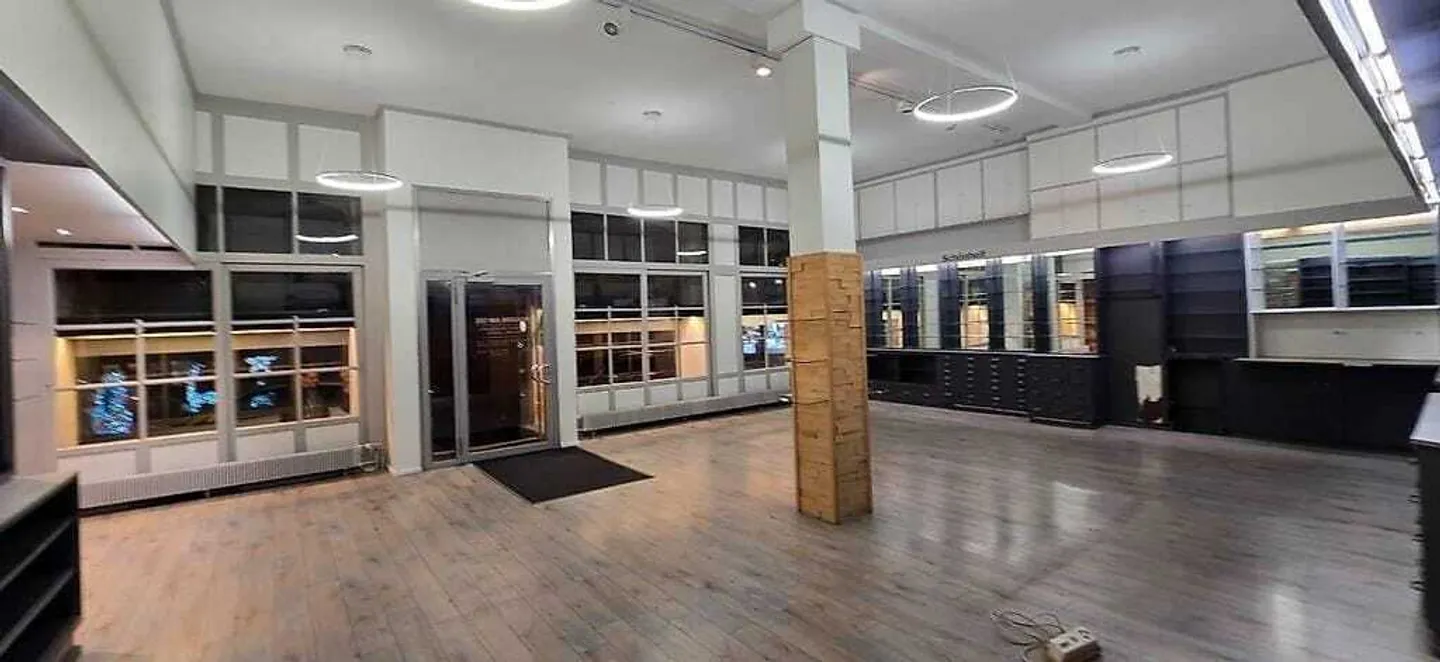 Espace de vente 100 m² à Rorschach - Emplacement de choix près du port - Photo 6 sur 11