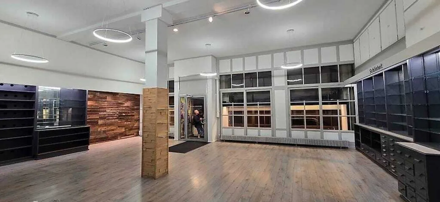 Espace de vente 100 m² à Rorschach - Emplacement de choix près du port - Photo 7 sur 11