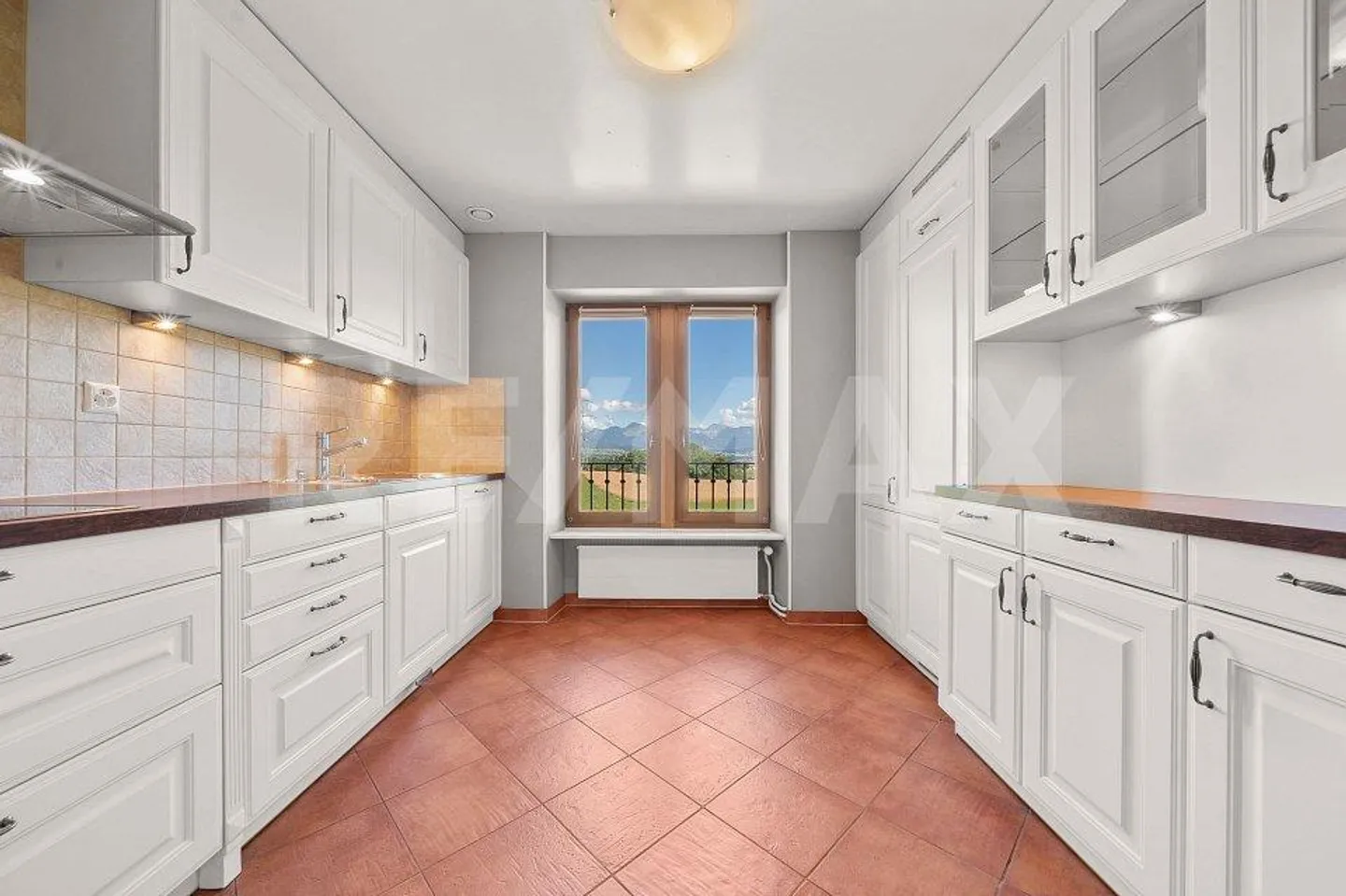 Un esprit maison: duplex de charme 7,5 pièces avec jardin privatif - Foto 3 von 13