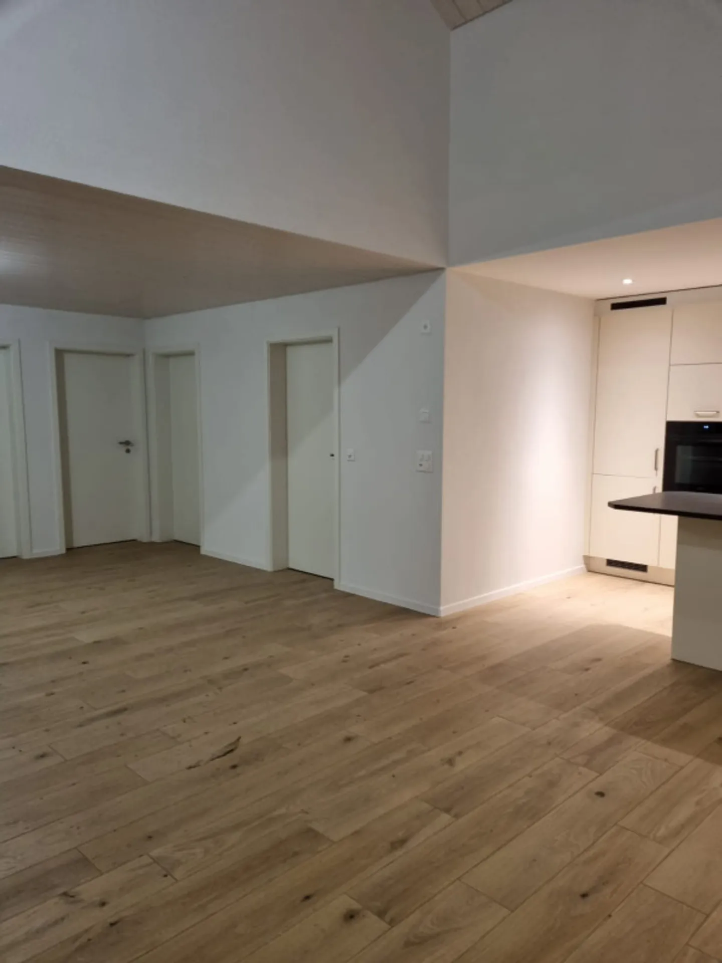 ERSTKLASSIG NEU - 5.5 ZIMMER IN VILLA IN SAVIGNY (VD) - Foto 2 von 10