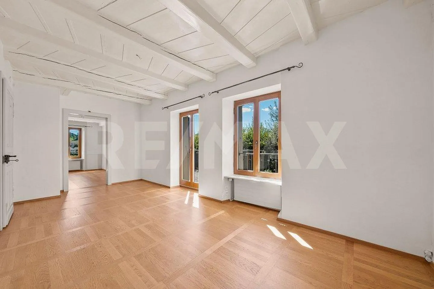 Un esprit maison: duplex de charme 7,5 pièces avec jardin privatif - Foto 5 von 13