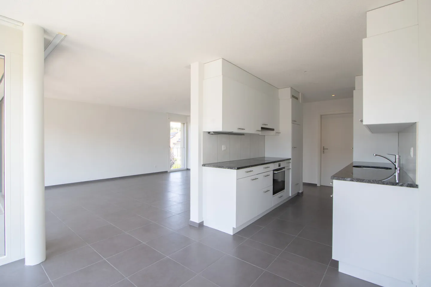 Appartamento attraente di 4,5 stanze con balcone in affitto - Foto 4 di 16