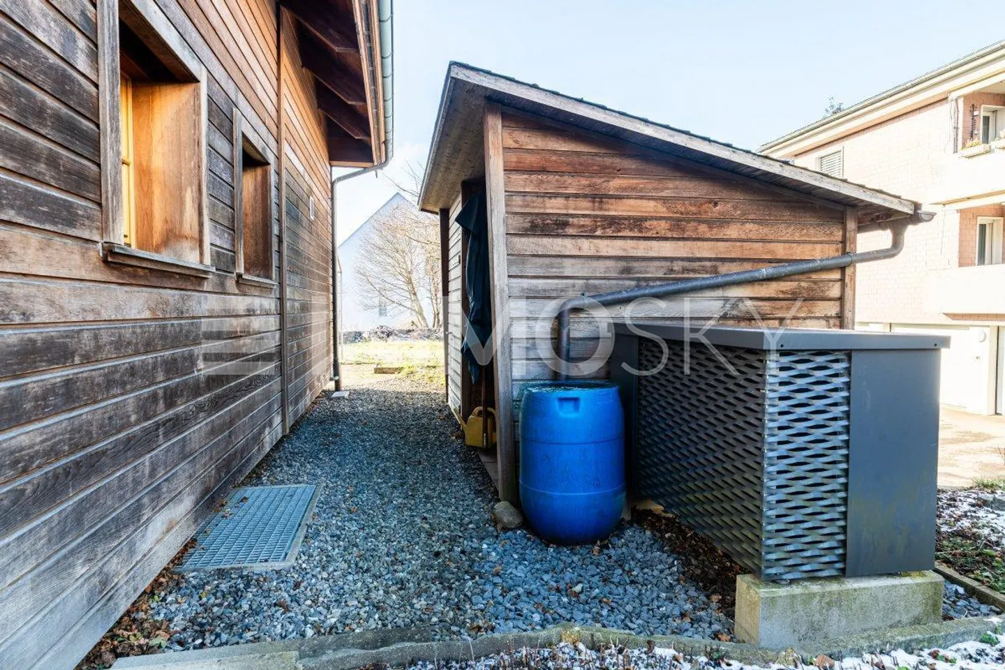 A property with a lot of charm in a quiet location - Photo 4 of 5