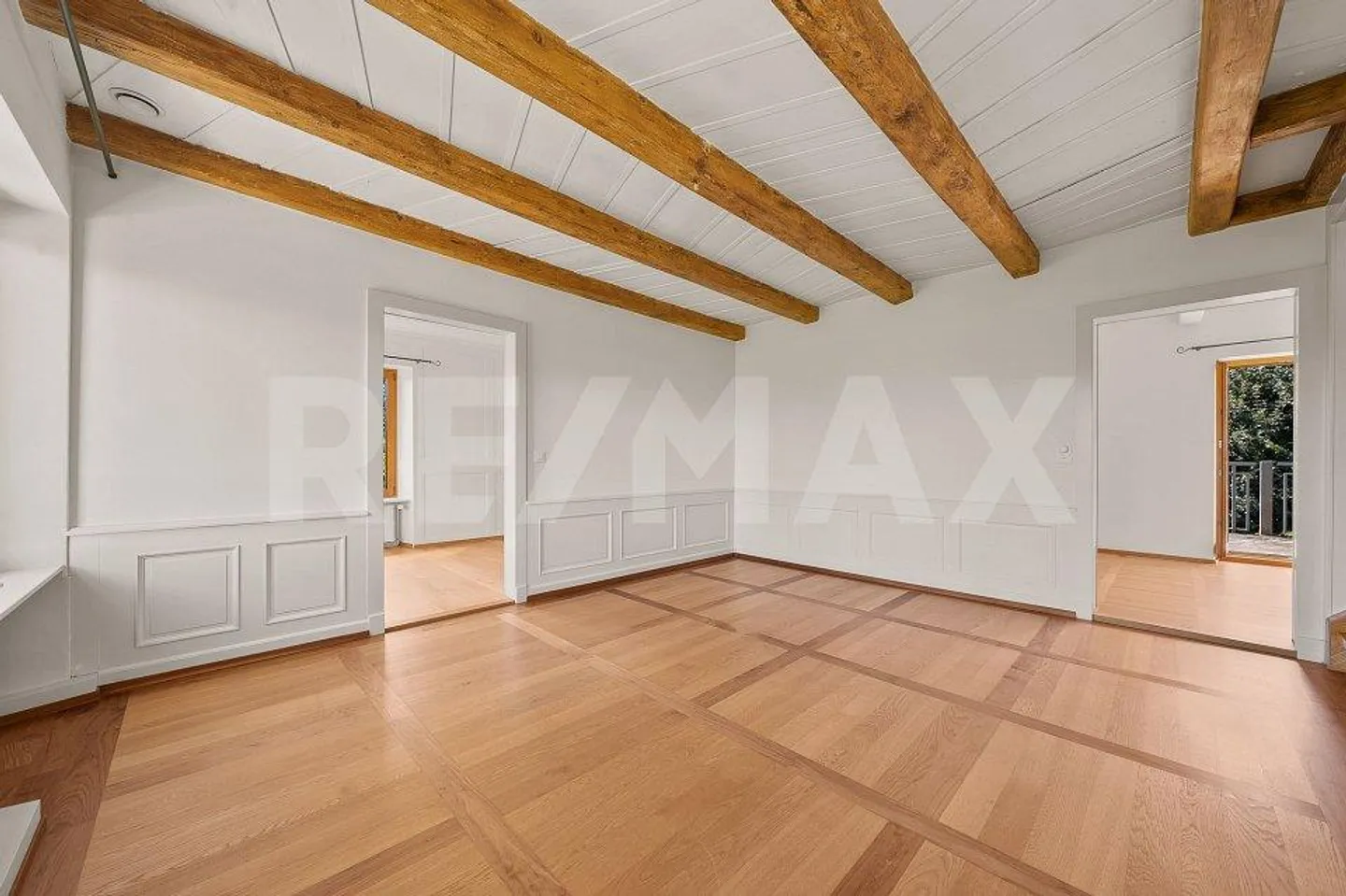 Un esprit maison: duplex de charme 7,5 pièces avec jardin privatif - Foto 8 von 13