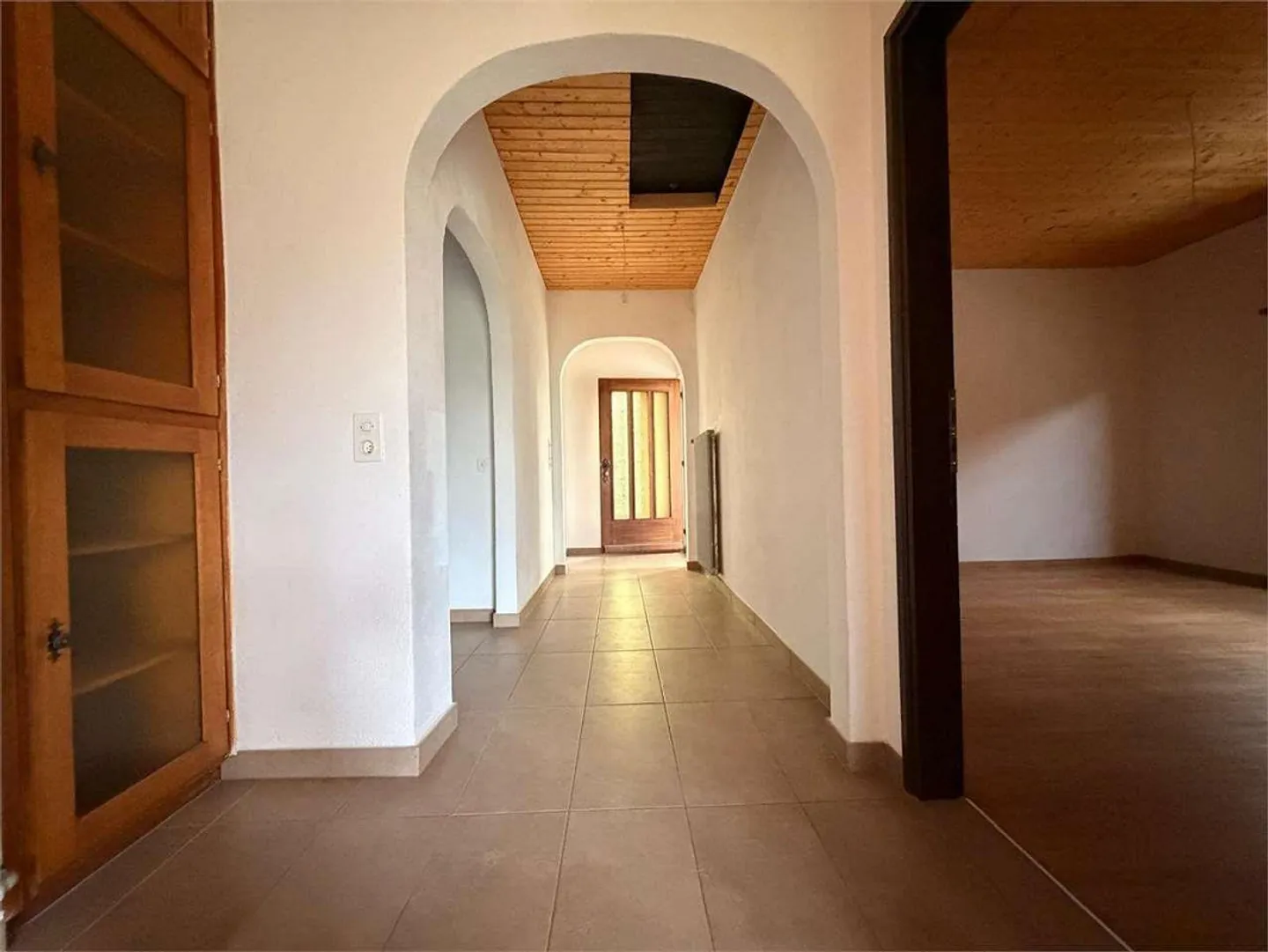 Zweifamilienhaus zu verkaufen - Foto 3 von 12
