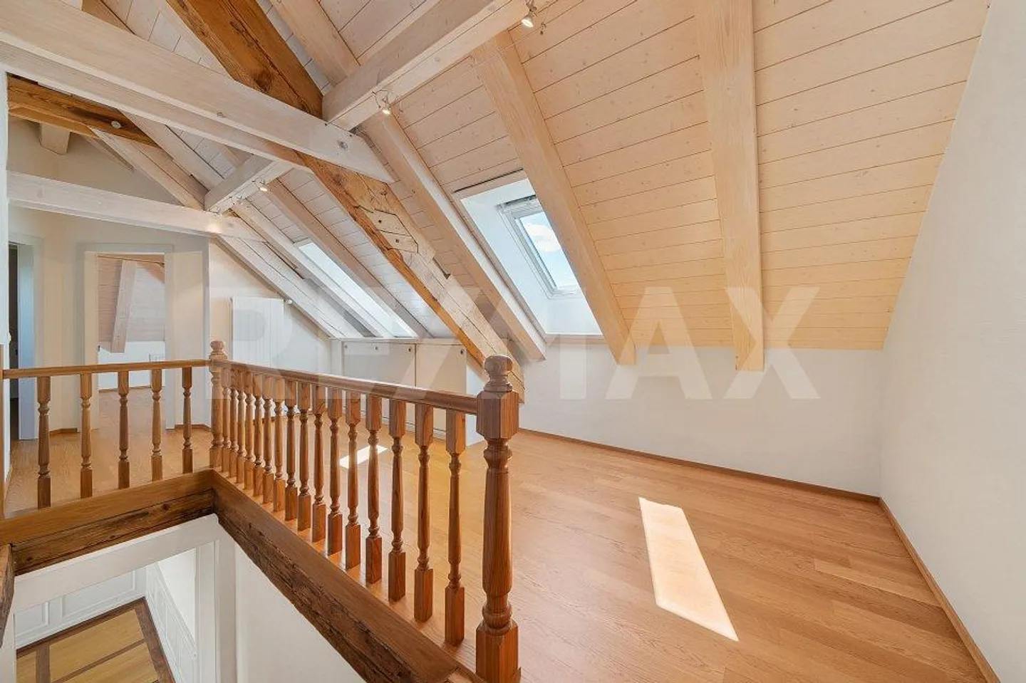 Un esprit maison: duplex de charme 7,5 pièces avec jardin privatif - Foto 11 von 13