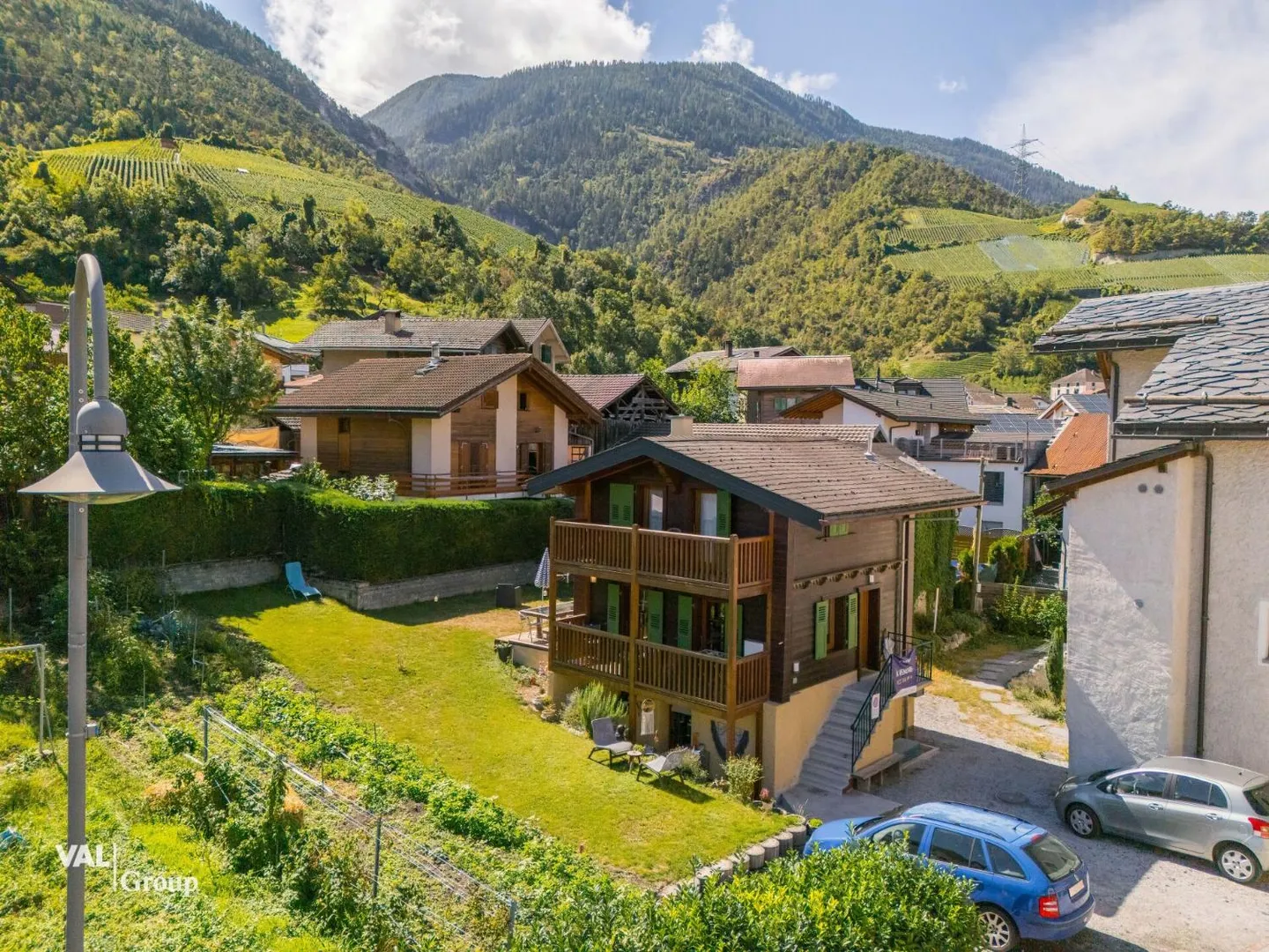 Chalet Charmant avec Jardin - Photo 1 sur 13