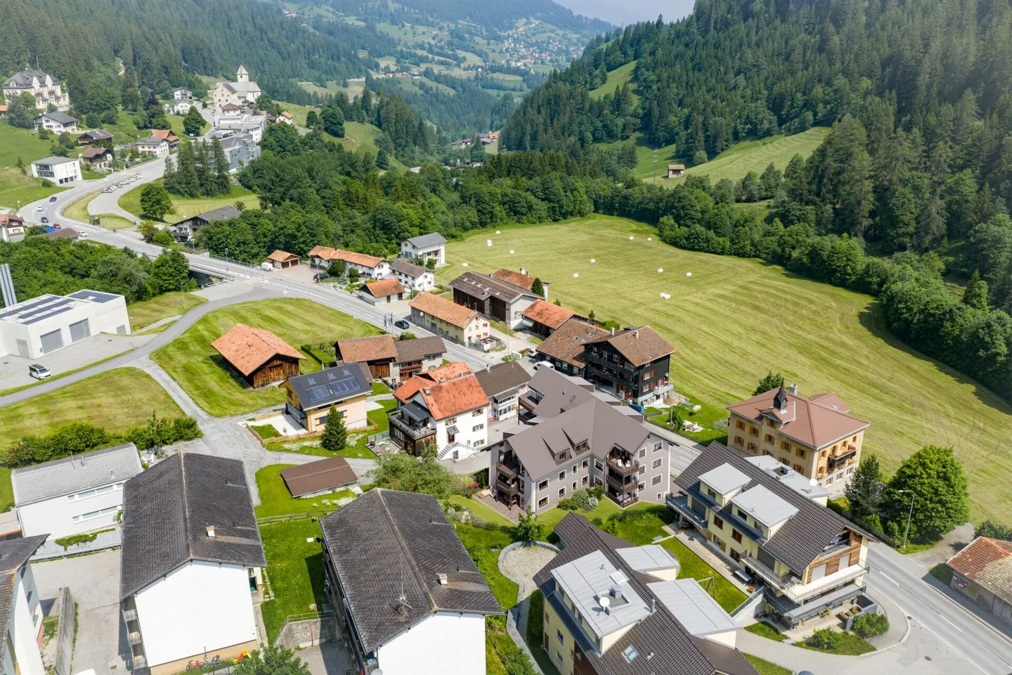 Vivere con uno stile di vita alpino e vicinanza alle infrastrutture urbane - Foto 10 di 11
