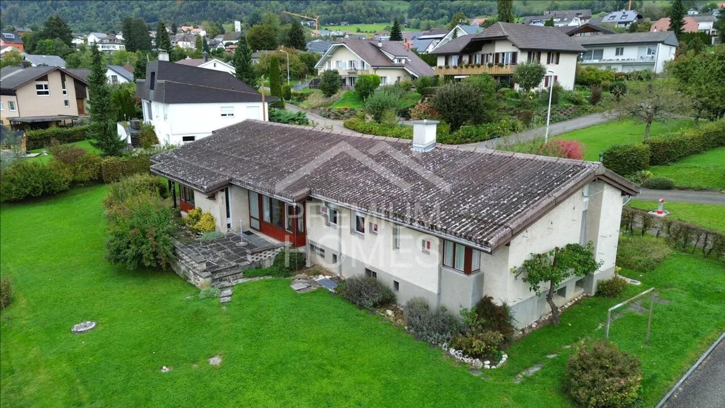 Incantevole casa unifamiliare con 972m² di terreno! - Foto 2 di 12