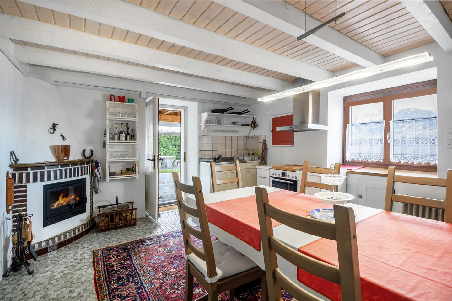 Property with large garden and stunning panoramic view - Photo 3 of 7