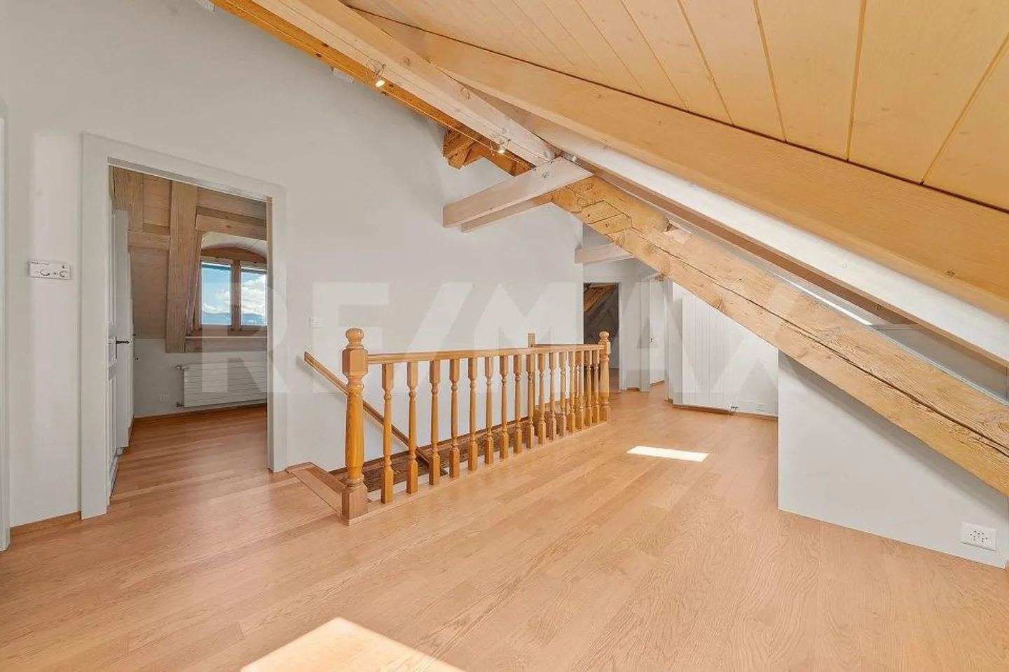 Un esprit maison: duplex de charme 7,5 pièces avec jardin privatif - Foto 12 von 13