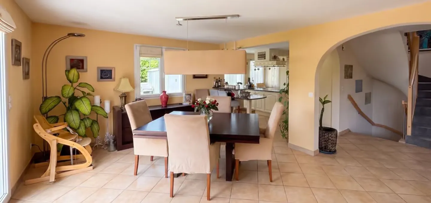 A family home, a large garden and a real quality of life in Gimel - Photo 2 of 7