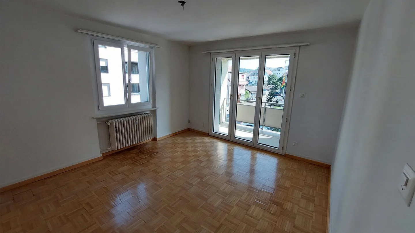 3.5 Room Apartment, practical and affordable, central location with good public transport - Photo 6 of 8