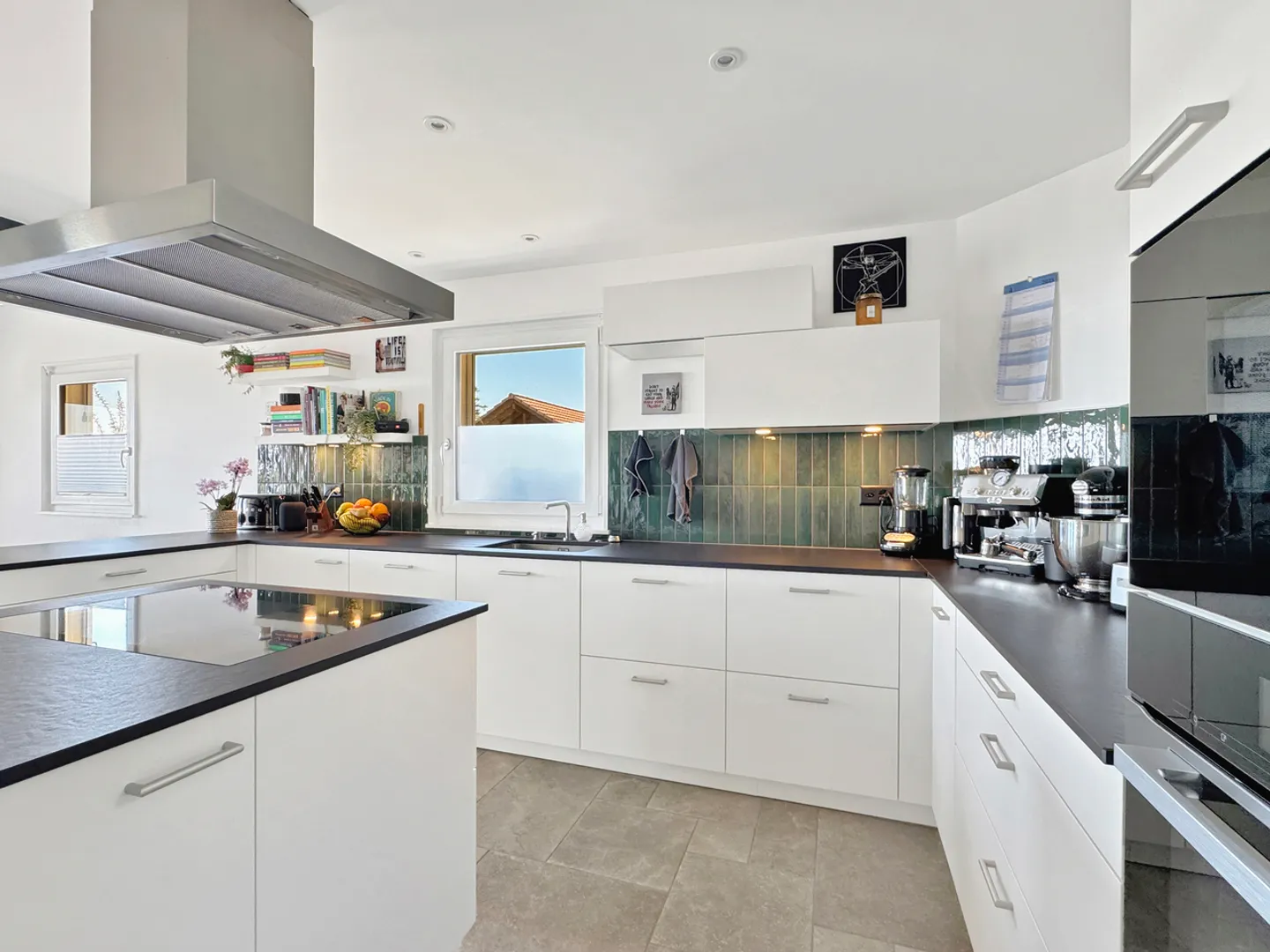 Magnifique maison entièrement rénovée au calme avec vue panoramique - Photo 3 sur 12