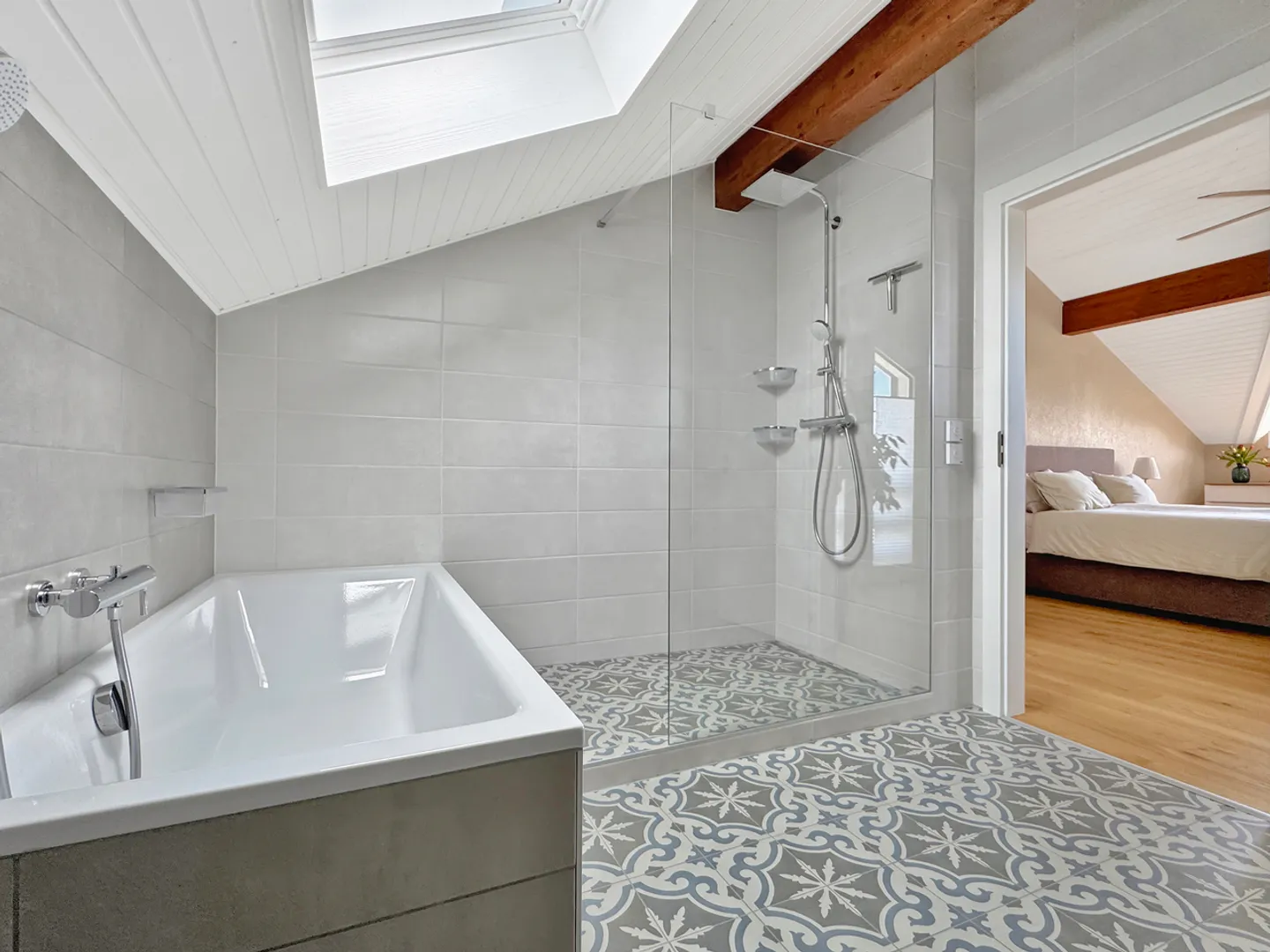 Magnifique maison entièrement rénovée au calme avec vue panoramique - Photo 7 sur 12