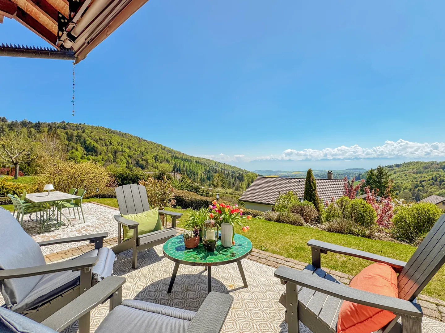 Magnifique maison entièrement rénovée au calme avec vue panoramique - Photo 10 sur 12