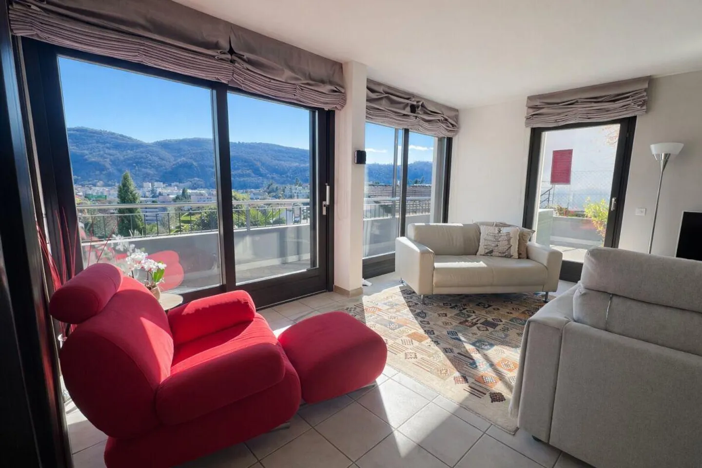 Casa Familiare Soffusa di Sole - Foto 5 di 30