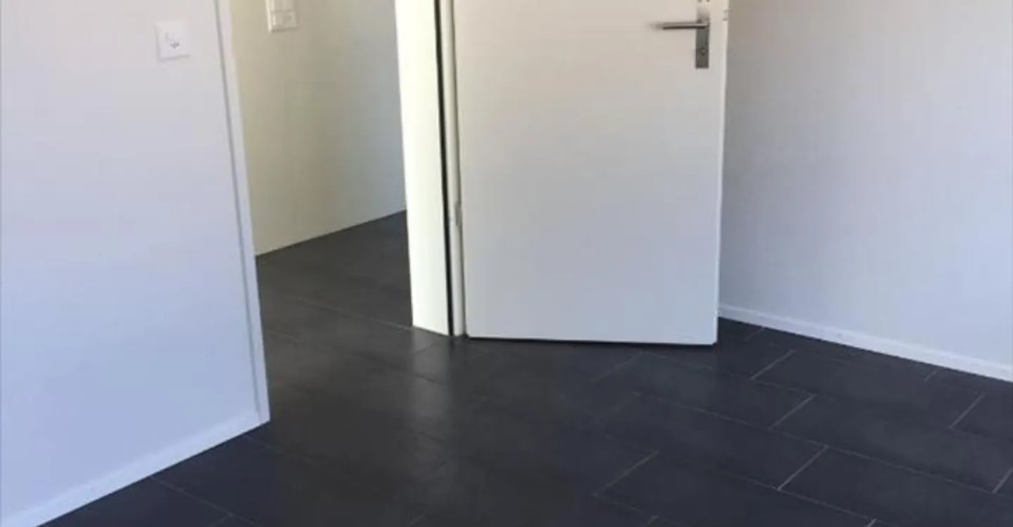 Renting without deposit - - Photo 5 of 6