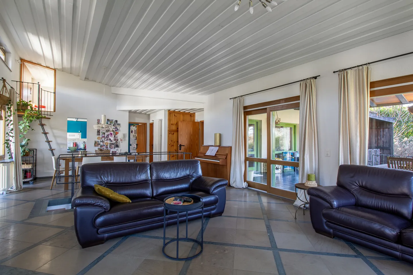 Residenza di charme immersa nella natura e con splendida piscina - Foto 2 di 9