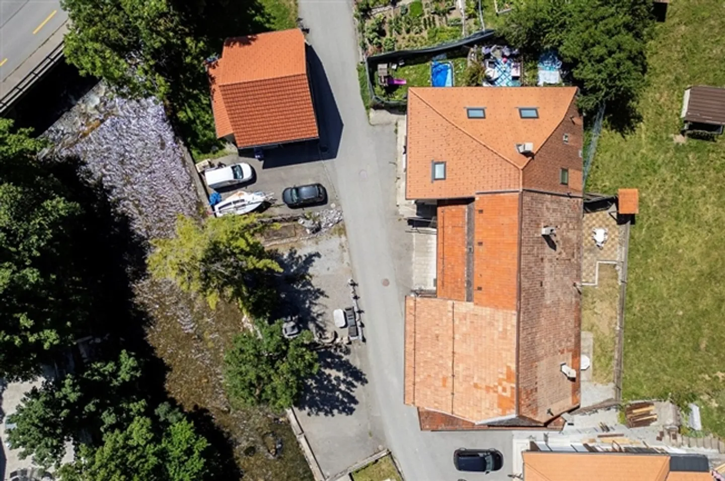 Farmhouse with 2 apartments and great potential in an idyllic setting - Photo 12 of 13